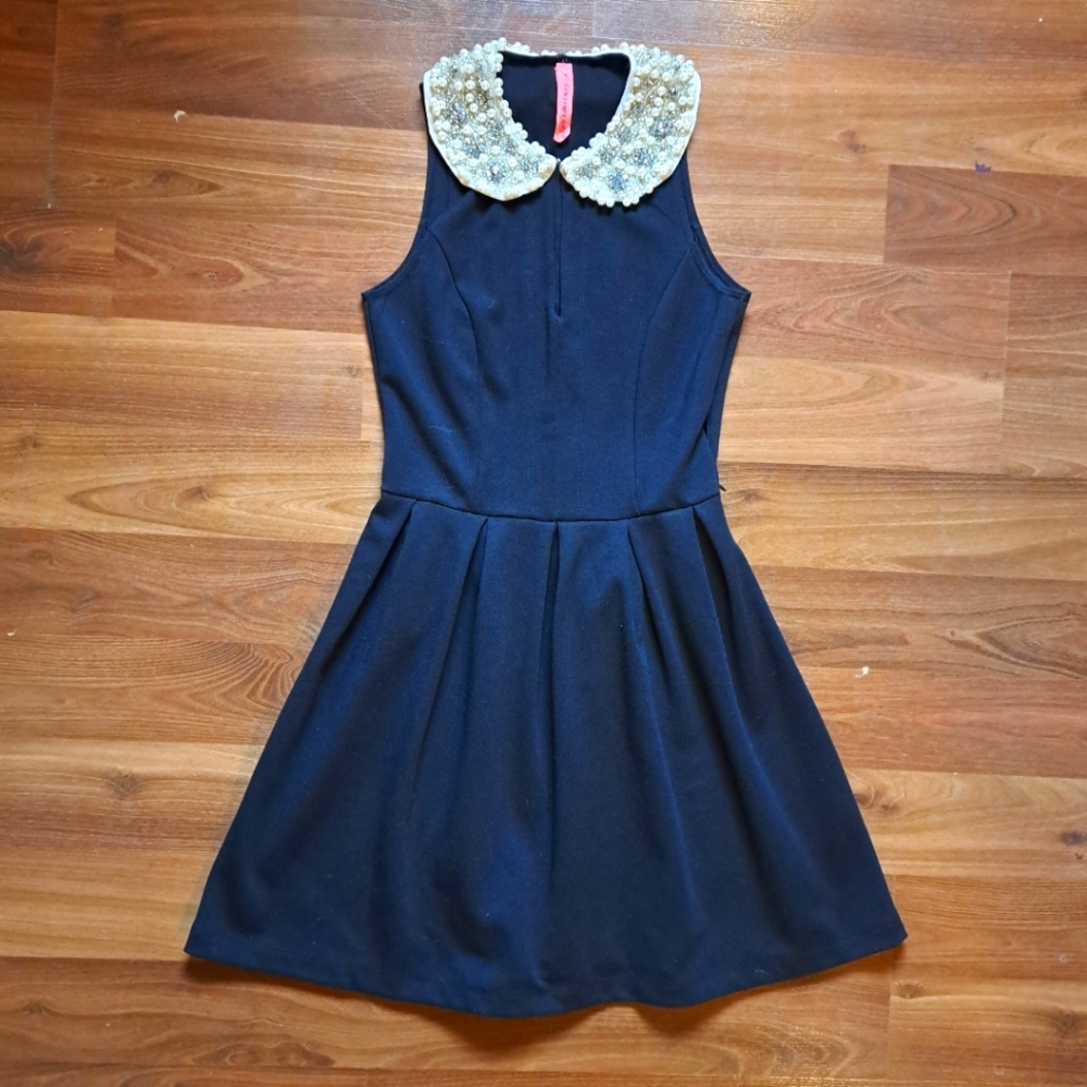 Little black dress Embellished Peter Pan beaded statement collar pearls retro